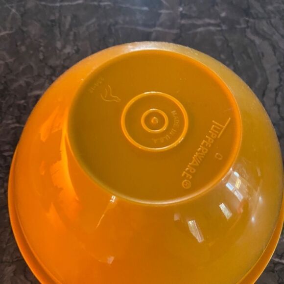 Vintage Tupperware Orange Bowl with Lid - Picture 5 of 5